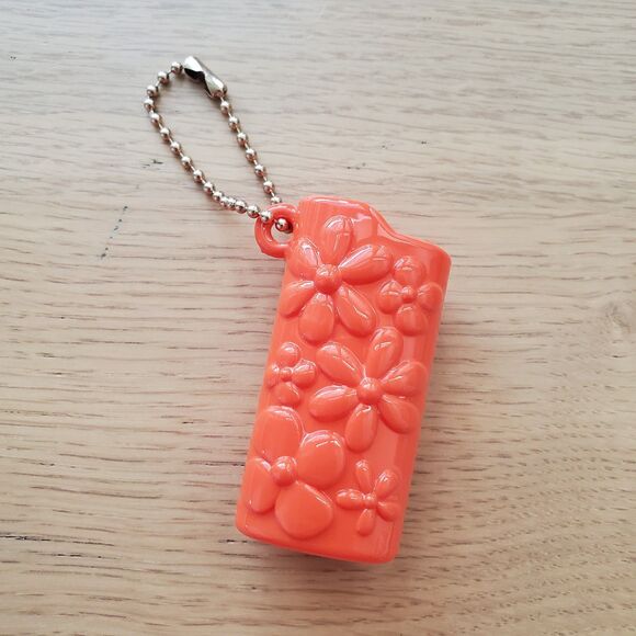 NEW Larroude Orange Floral Lighter Holder Keychain - Picture 1 of 4
